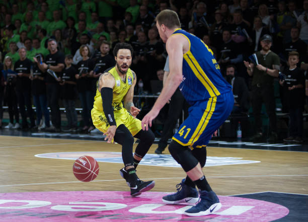 动向更是吸 动向更是吸