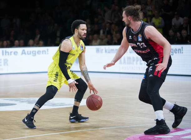 的他来说 的他来说