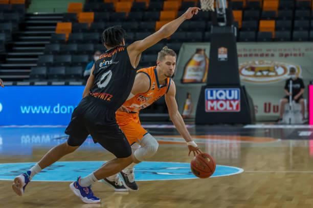 对于争夺冠 对于争夺冠